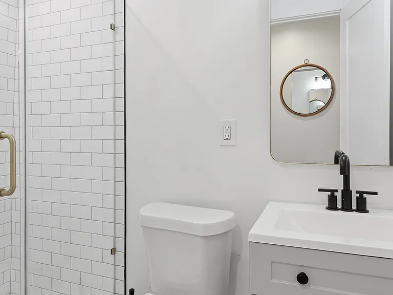 186 Hurt St NE #D1 — Photo 8