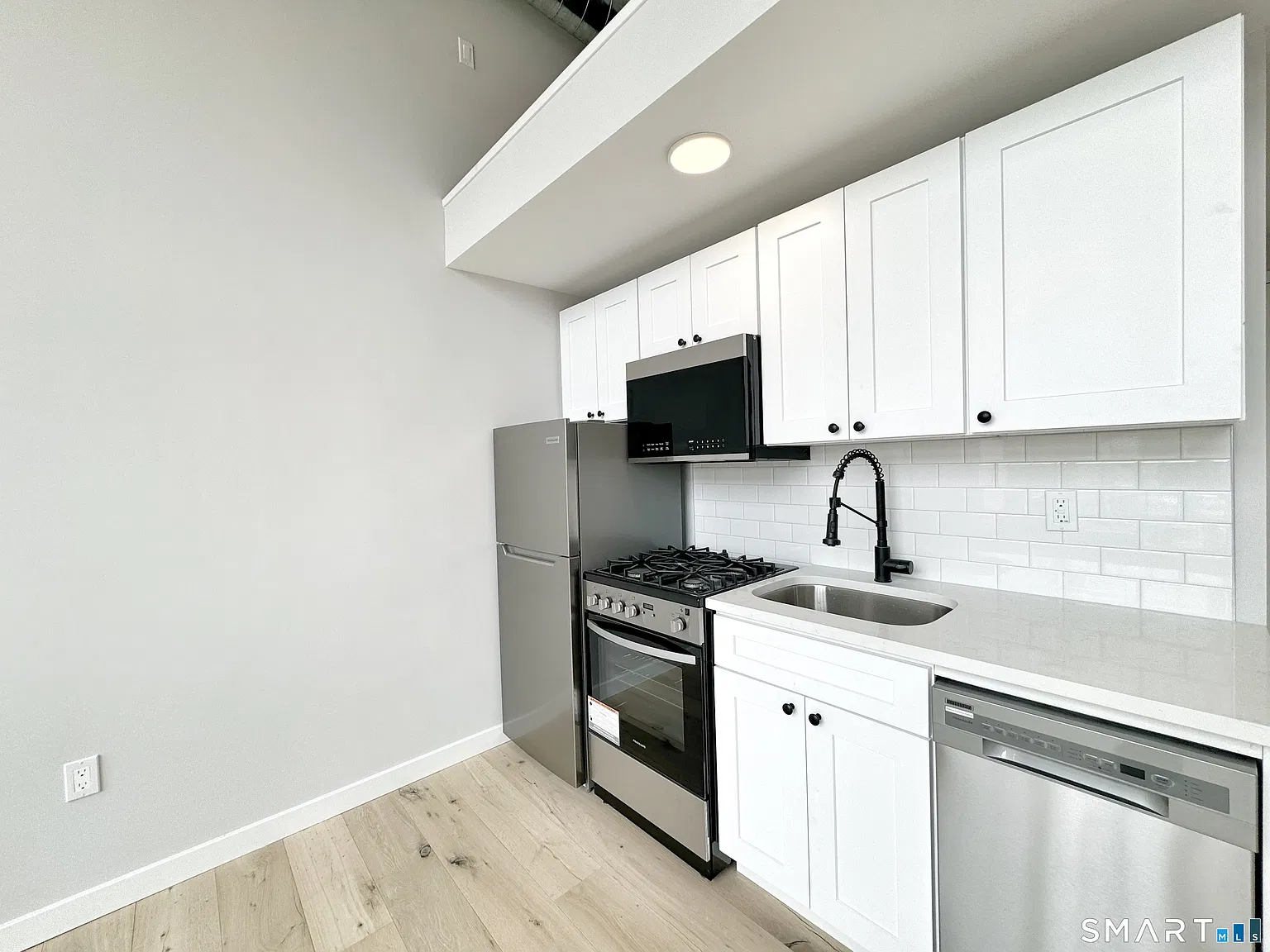 Studio, 1.0 bath, 400 sqft, $1,795 — Photo 2