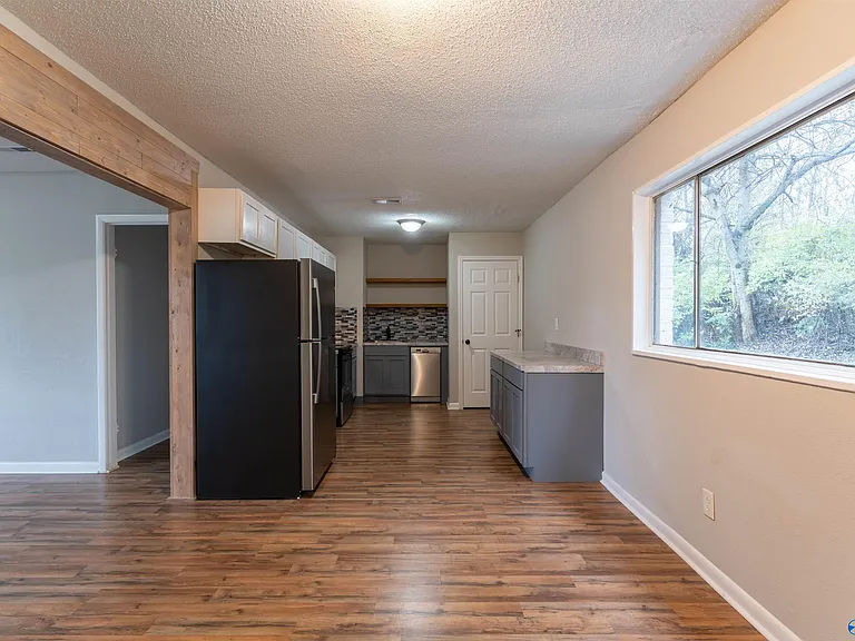 112 Wilkenson Dr NE — Photo 9