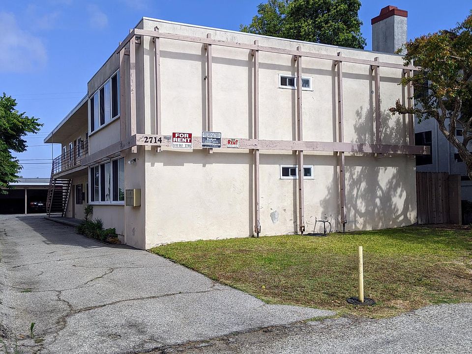 Wide driveway for easy access to parking