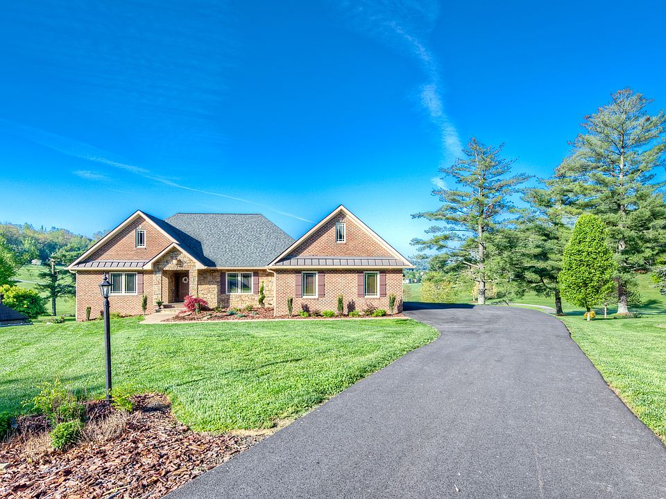 1st image of 837 Muirfield Cir