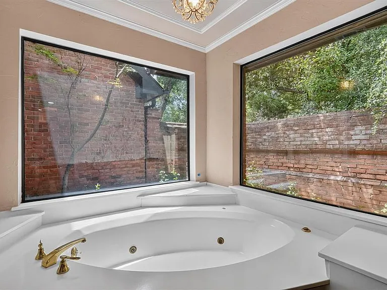2335 Highlands Creek Rd — Photo 31