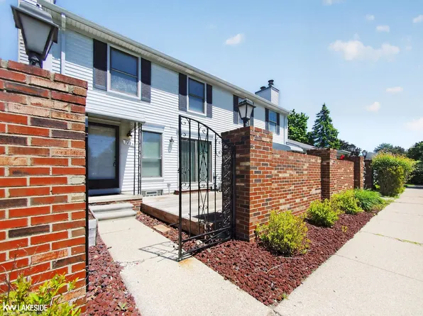 38951 Golfview Dr, Clinton Township, MI 48038