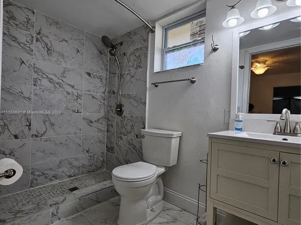 301 NW 177th St APT 136, Miami Gardens, FL 33169