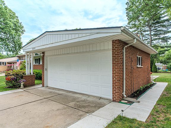 4th image of 32973 Grennada St