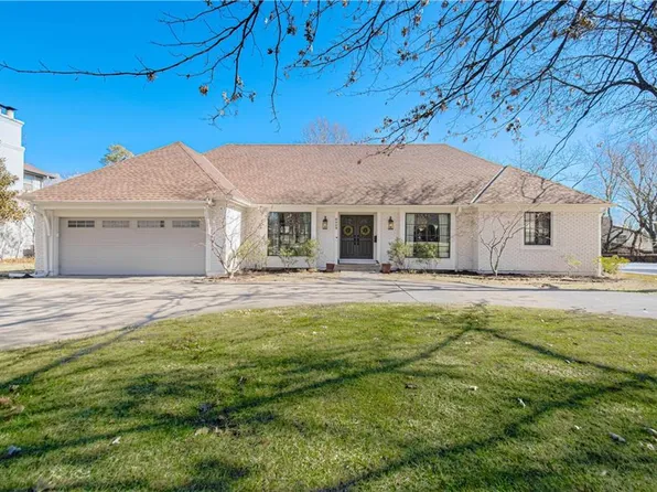 8409 Juniper St, Prairie Village, KS 66207