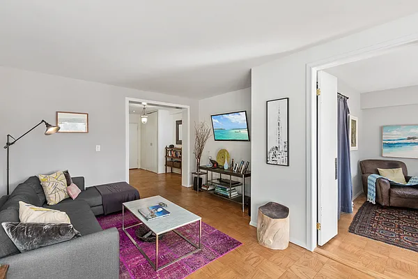 Sold by R New York | media 2