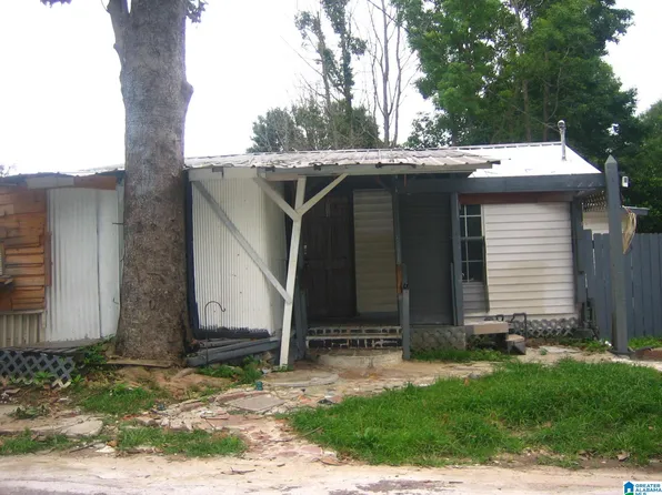 504 Adams St N, Clanton, AL 35045