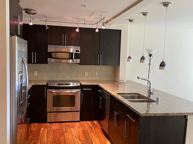 511 100th Ave NE #203 — Photo 5