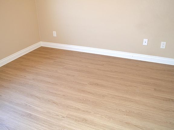 5th image of 800 N Mollison Ave Unit 40