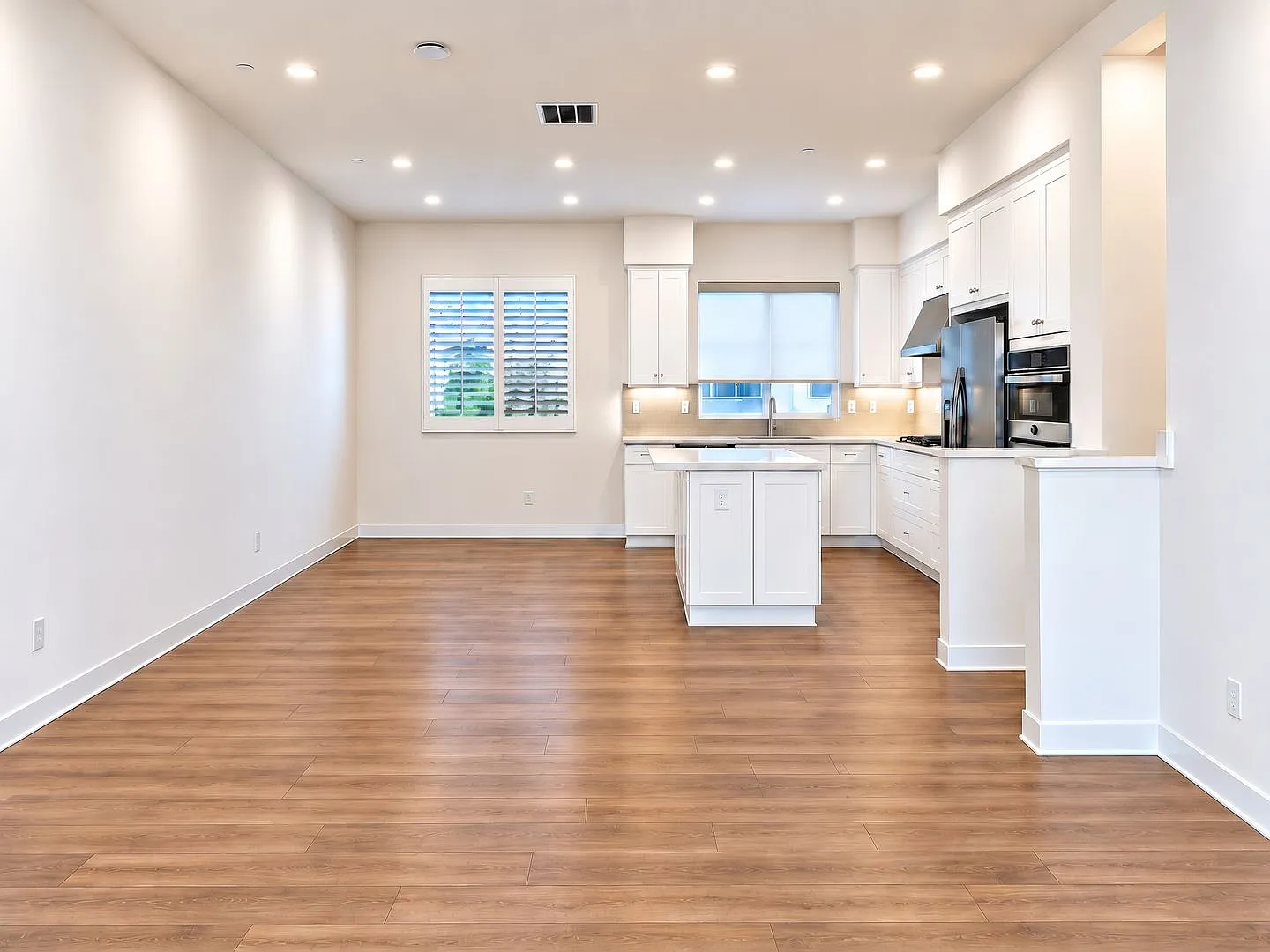 352 Tank Irvine — Photo 4