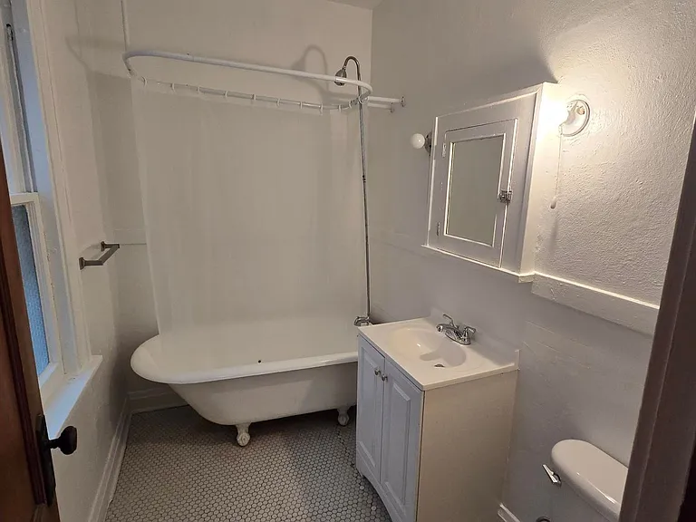 1 bed, 1.0 bath, 700 sqft, $1,095 — Photo 30