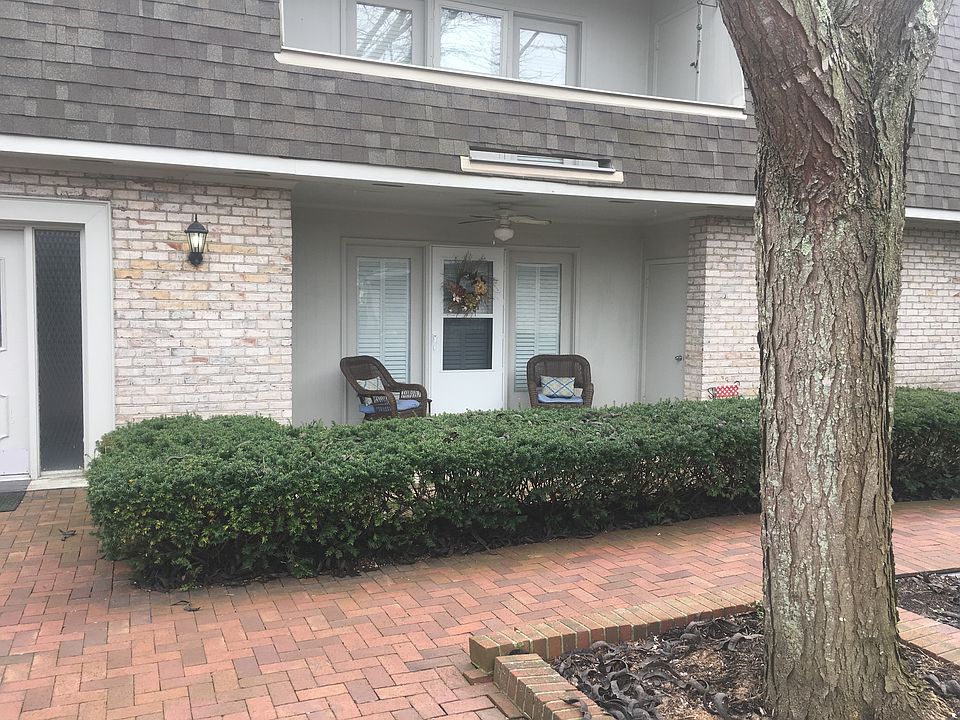 1st image of 840 Malabu Dr APT 107