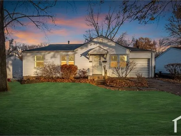 1205 Grenshaw Dr, Saint Louis, MO 63137
