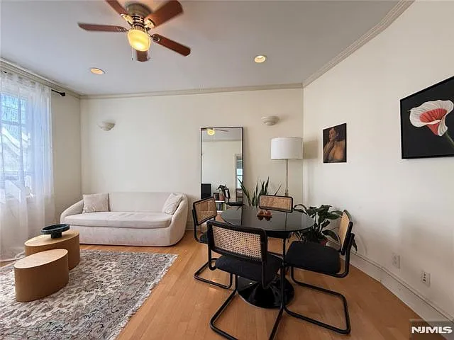 215 Orient Way — Photo 4