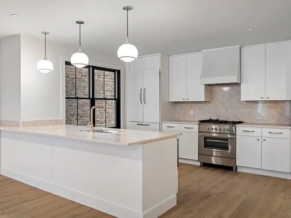 421 Saratoga #201, Boston, MA 02128