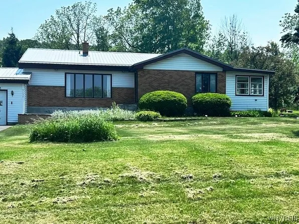 3132 Lower Mountain Rd, Sanborn, NY 14132