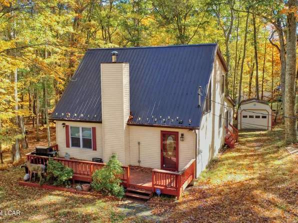 125 Evergreen Ct, Hawley, PA 18428