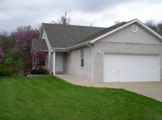 145 Rolling Oaks Dr, Collinsville, IL 62234