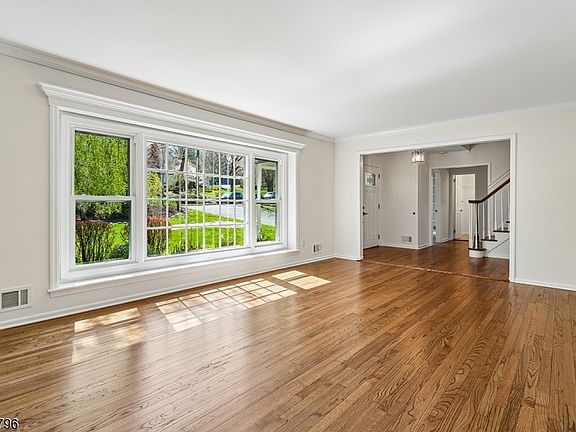 4th image of 236 Spring Ridge Dr