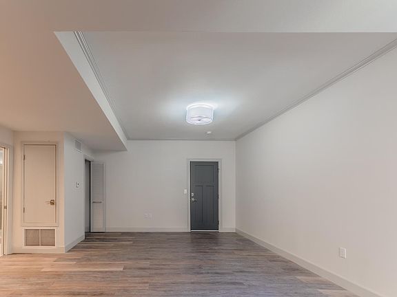 5th image of 107 W Dryden St APT 108