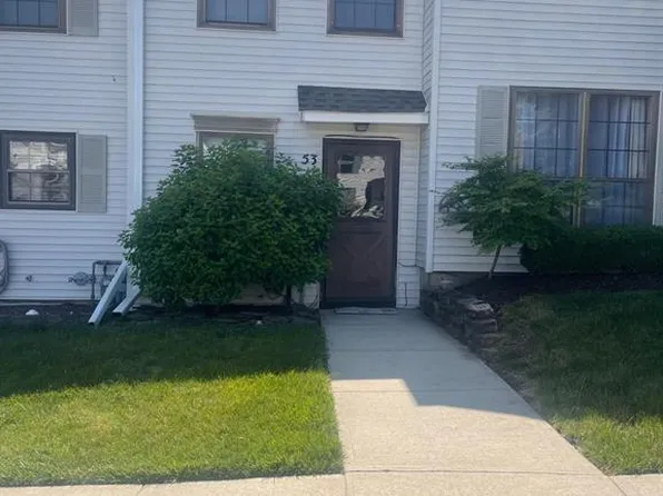 53 Queens Way, Englishtown, NJ 07726