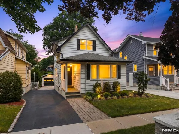 271 Travers Pl, Lyndhurst, NJ 07071