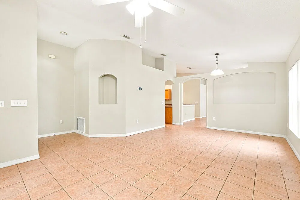 4 bed, 2.0 bath, 1871 sqft, $2,475 — Photo 4