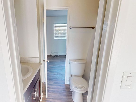 4th image of 822 Myrtle Ave APT 2