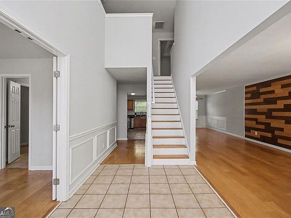2nd image of 4350 Defoors Farm Trl