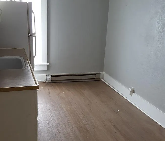 150 Sweetwater St #3 — Photo 3