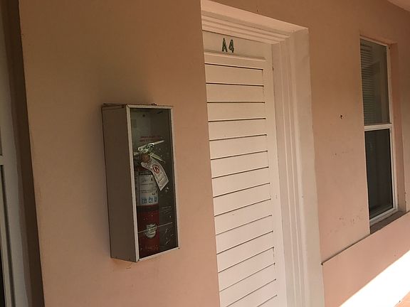 4th image of 306 N Lakeside Ct APT A4