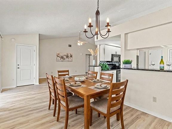 5th image of 603 Sand Ridge Dr