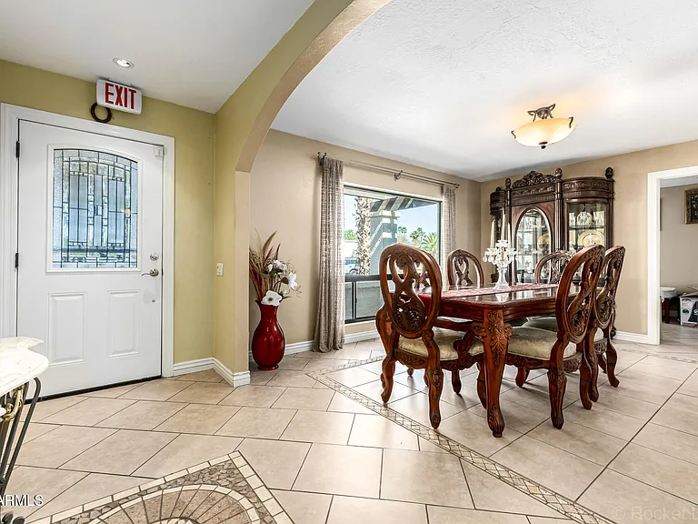 11051 N 44th Ct — Photo 6