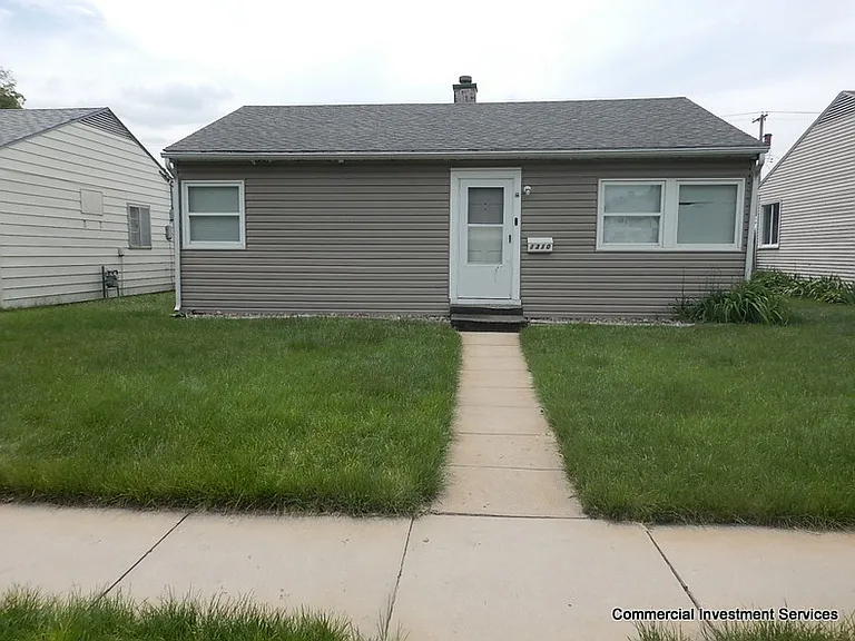 1310 W 5th St — Photo 1