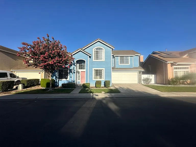 1787 Hearthstone Ln — Photo 2