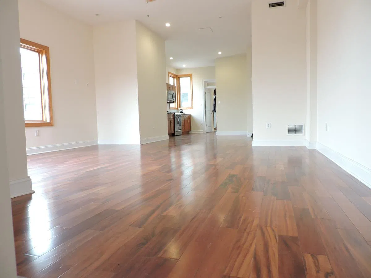 992 N 2nd St — Photo 3