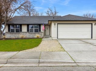 3001 Gary Dr, Medford, OR 97504