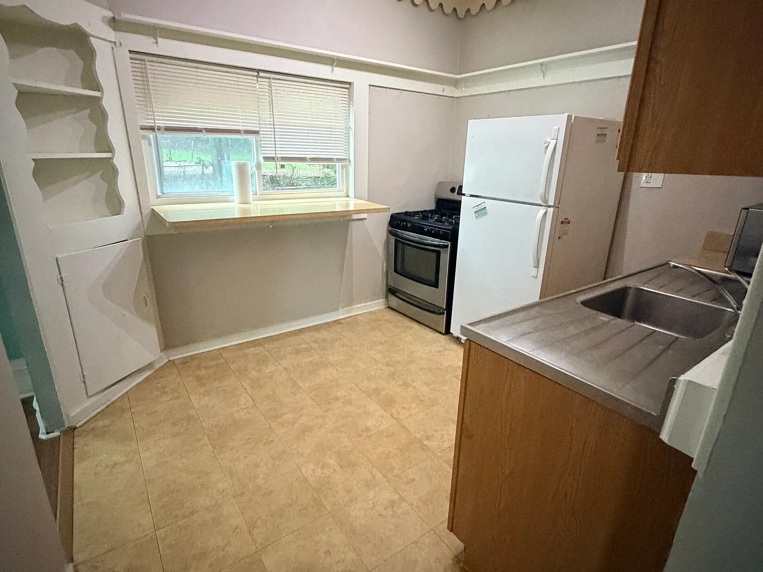 2 bed, 1100 sqft, $1,100 — Photo 4