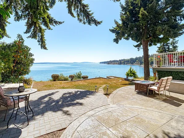 297 Gill Rd, Ladysmith, BC V9G 1X9