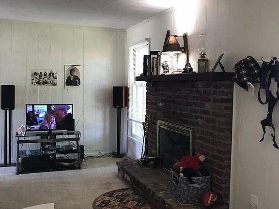 5th image of 860 Kingsway Dr