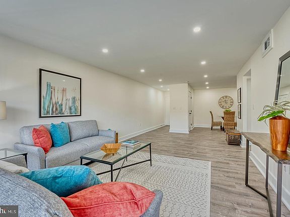 3rd image of 1300 Army Navy Dr APT 127