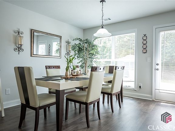 3rd image of 225 Highlands Drive