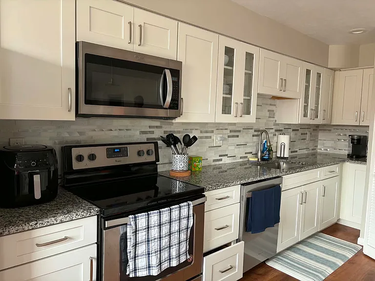 144 N Dithridge St #614 — Photo 6