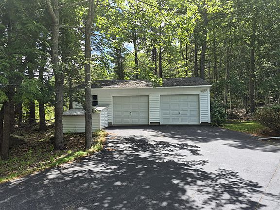 3rd image of 31 Clay Hill Road