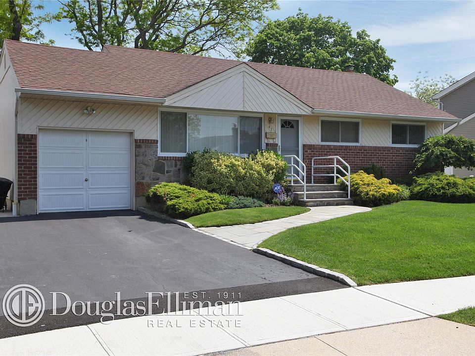 1st image of 41 Clearwater Dr