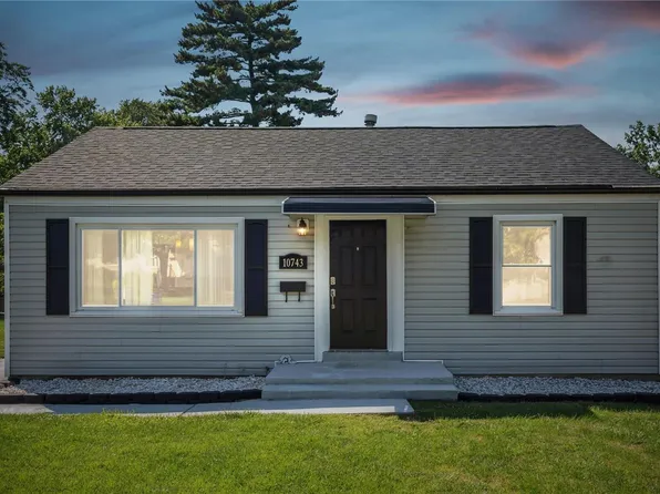 10743 Saint Matthew Ln, Saint Ann, MO 63074