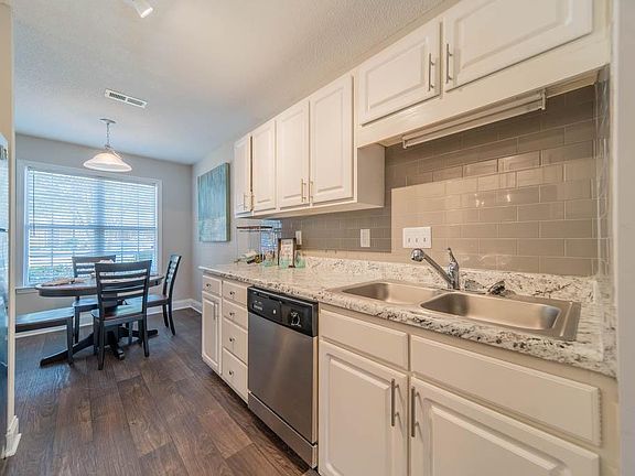 5th image of 3139 Adell Way #3139