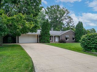 4145 Shorewood Dr, Rockford, IL 61101