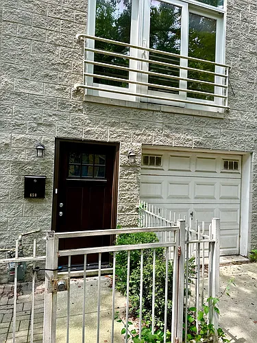 650 N Armour St Photo 1 650 N Armour St Photo 1